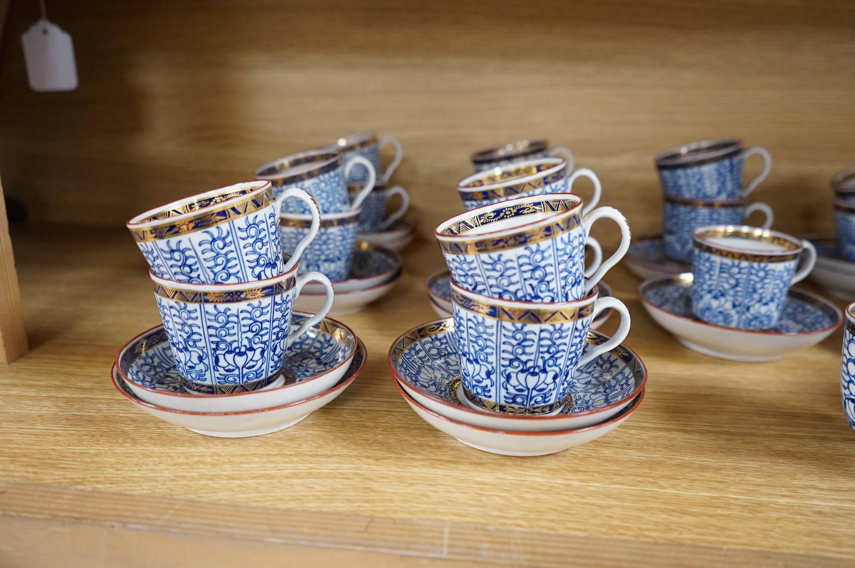 A collection of Worcester Royal Lily pattern tea and coffee wares, late 18th/early 19th century, largest 22cm wide